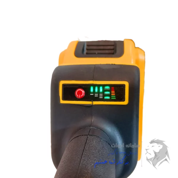 تصویر نمایشگر شارژر باتری کیت دریل و فرز شارژی دیوالت