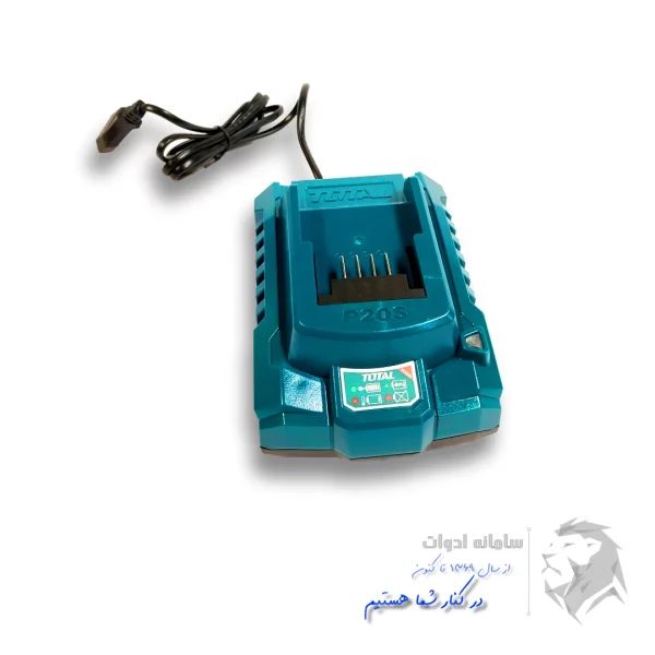 تصویر پنل نشانگر میزان شارژ روی آداپتور همراه دریل شارژی توتال