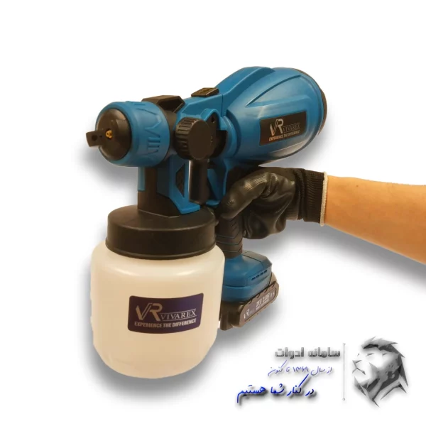پیستوله رنگ پاش شارژی ویوارکس در دست کاربر