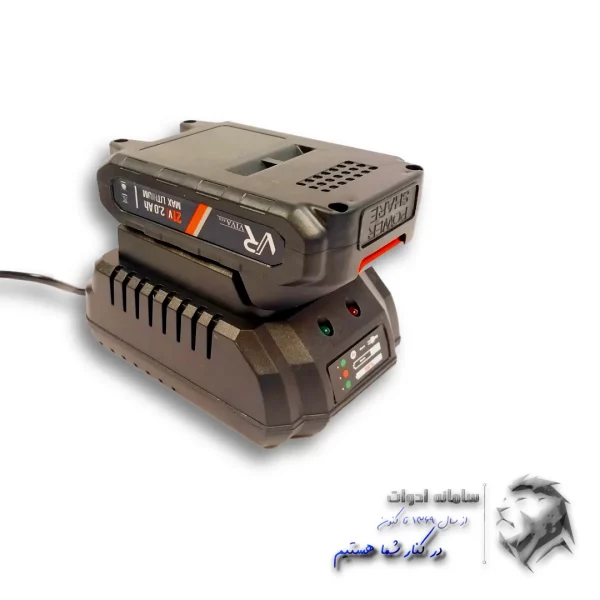 تصویر باطری دریل شارژی لیتیومی 5 سلول متصل به شارژر پایه ای