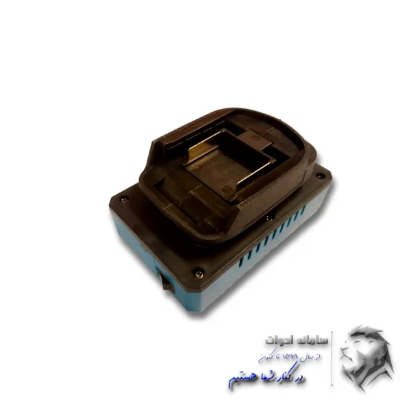 تصویر قسمت اتصال به باتری مبدل باتری به برق شهری باس